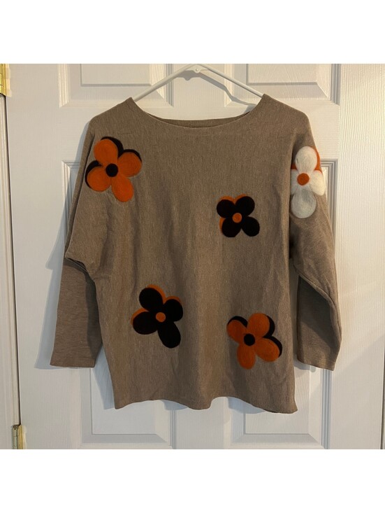 Aaeda Tops - Artsy Cottagecore Floral Appliqué Neutral Knit Cozy Grandpa Chic Sweater